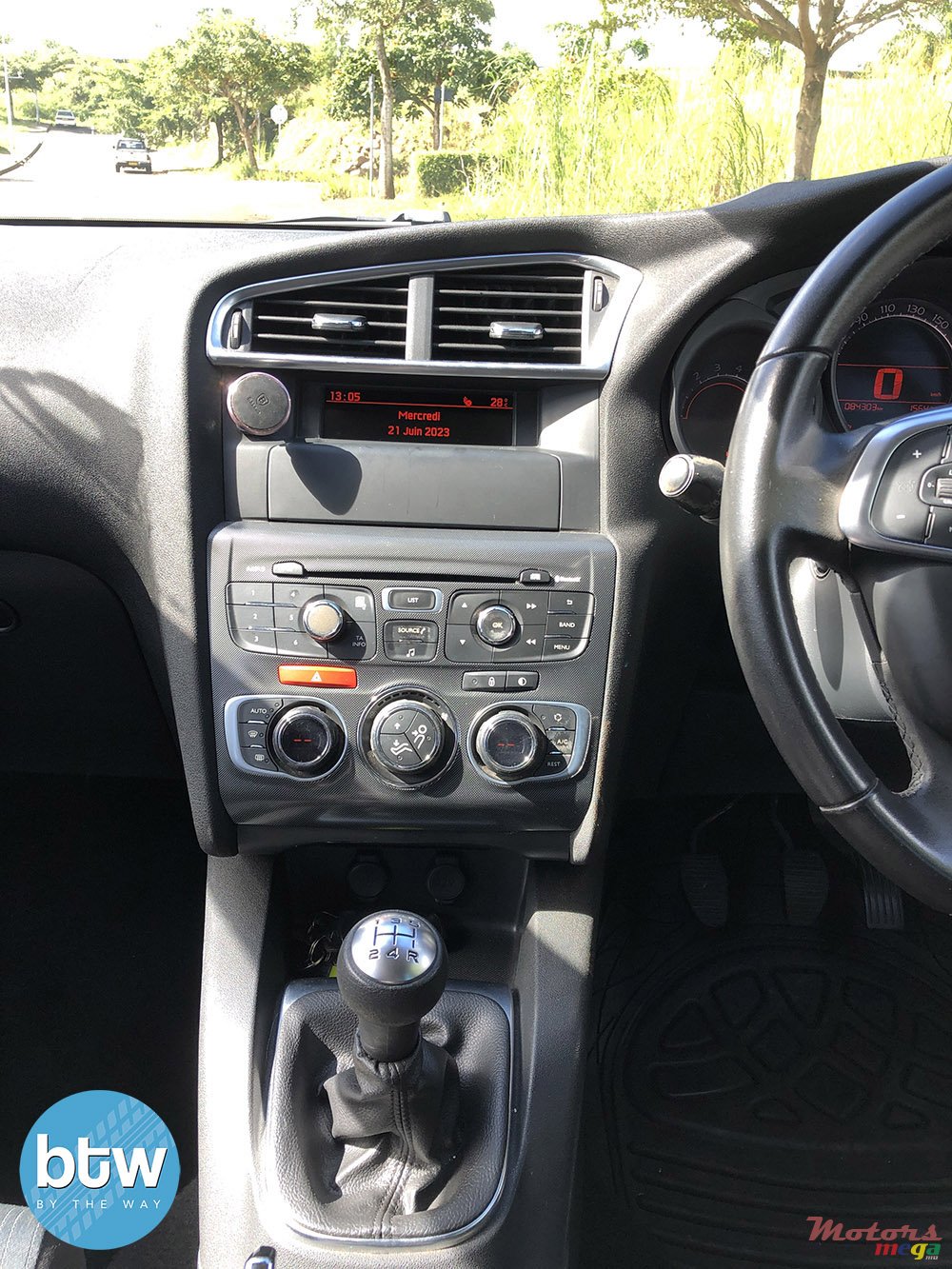 2015' Citroen C4 photo #5