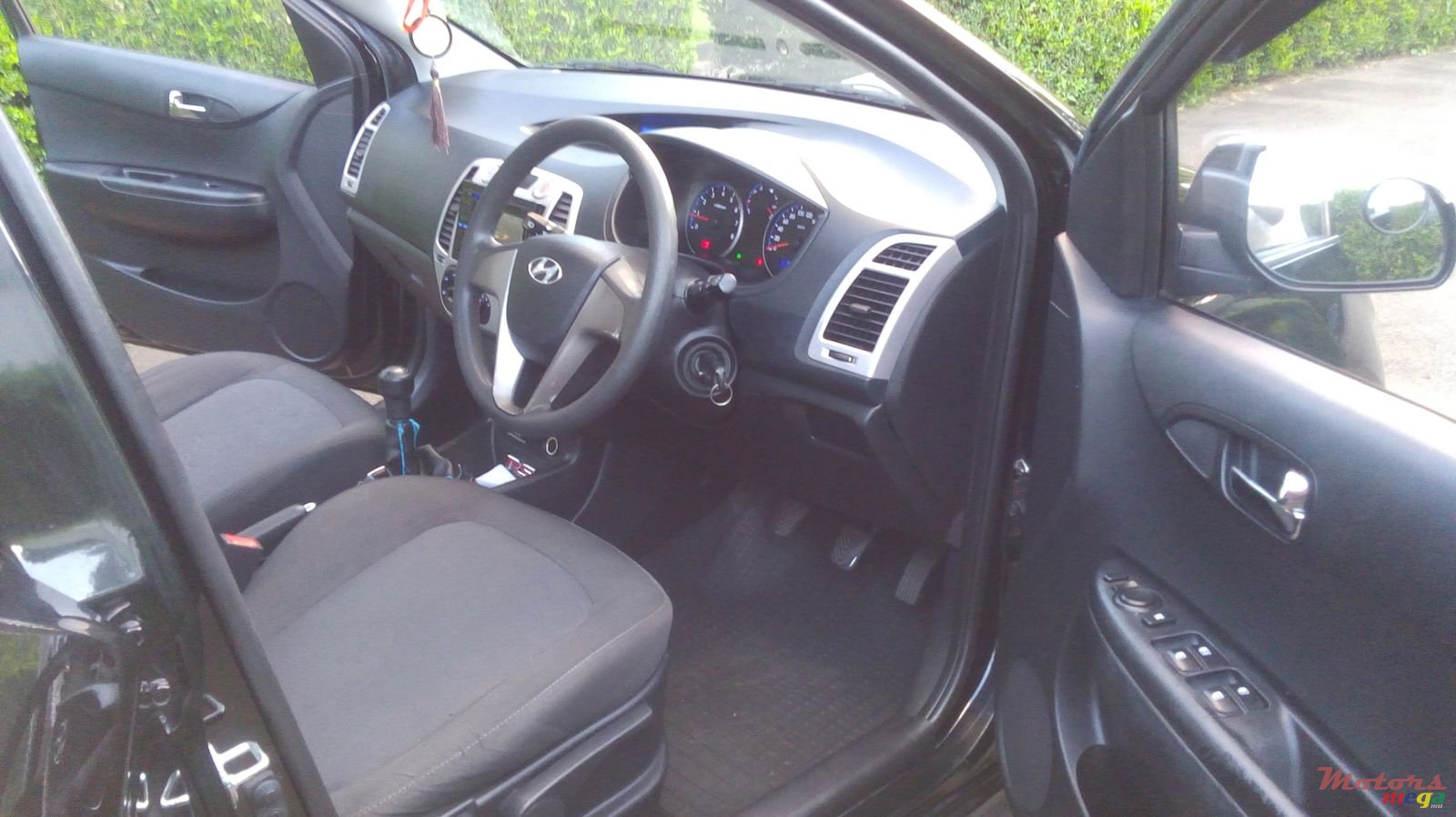 2011' Hyundai i20 photo #5