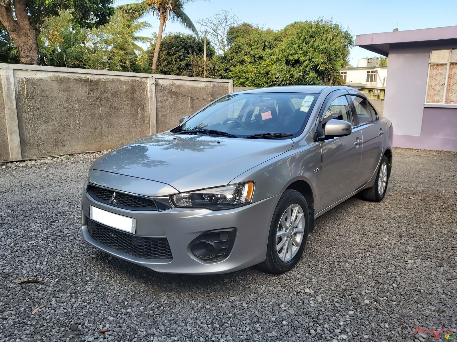 2016' Mitsubishi Lancer photo #1