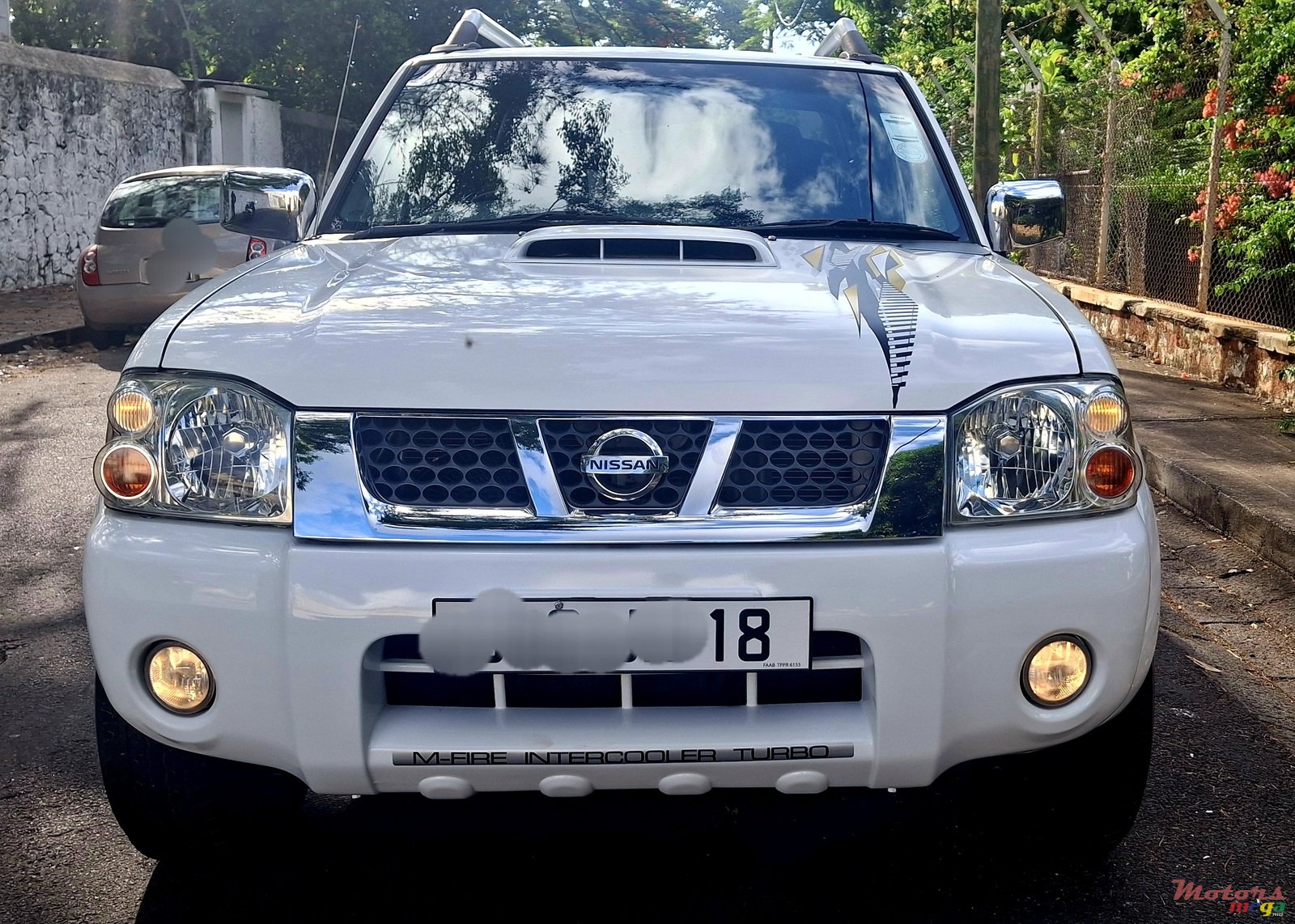 2018' Nissan Hardbody photo #1