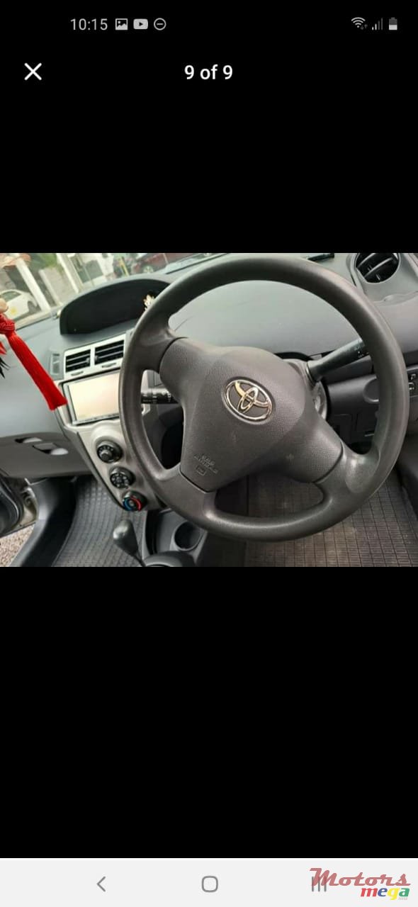 2009' Toyota Vitz photo #4