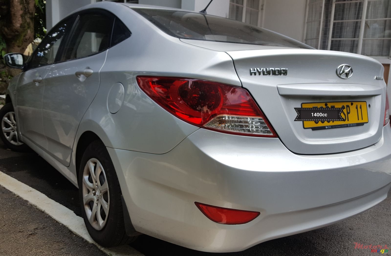 2011' Hyundai Accent photo #1