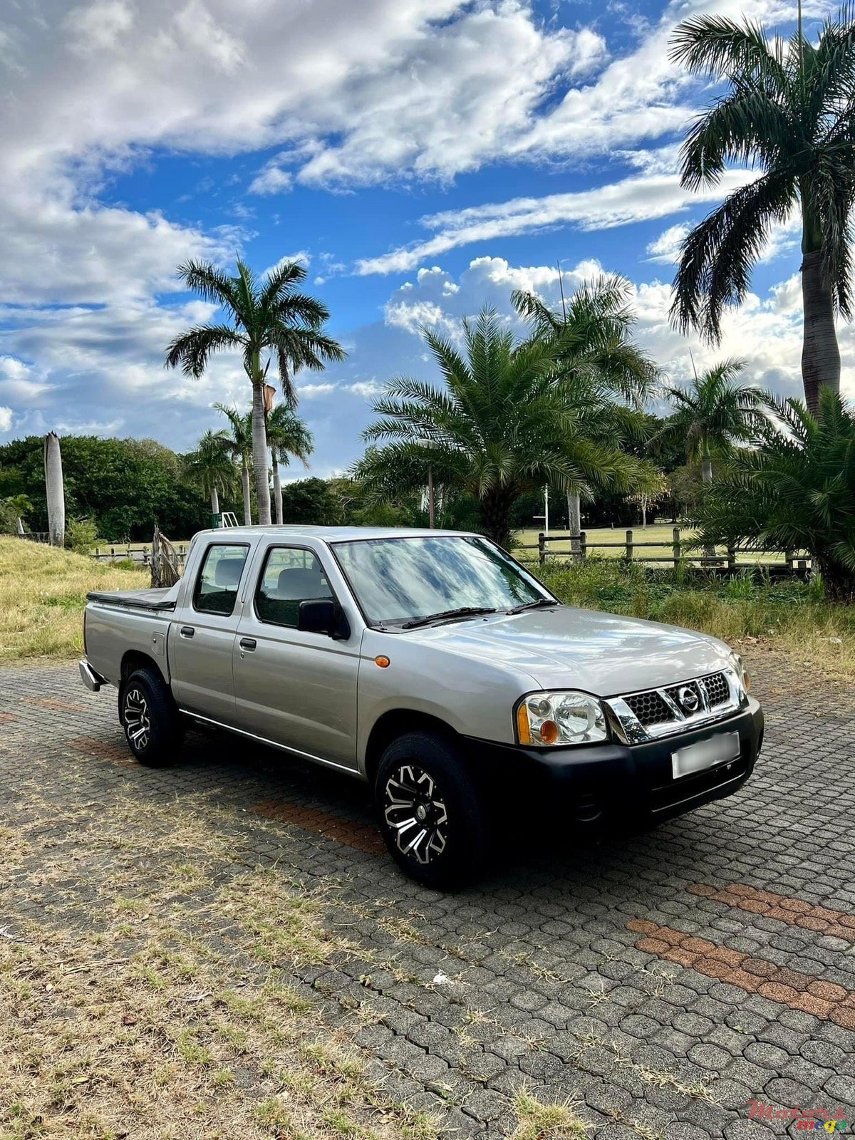 2008' Nissan photo #1