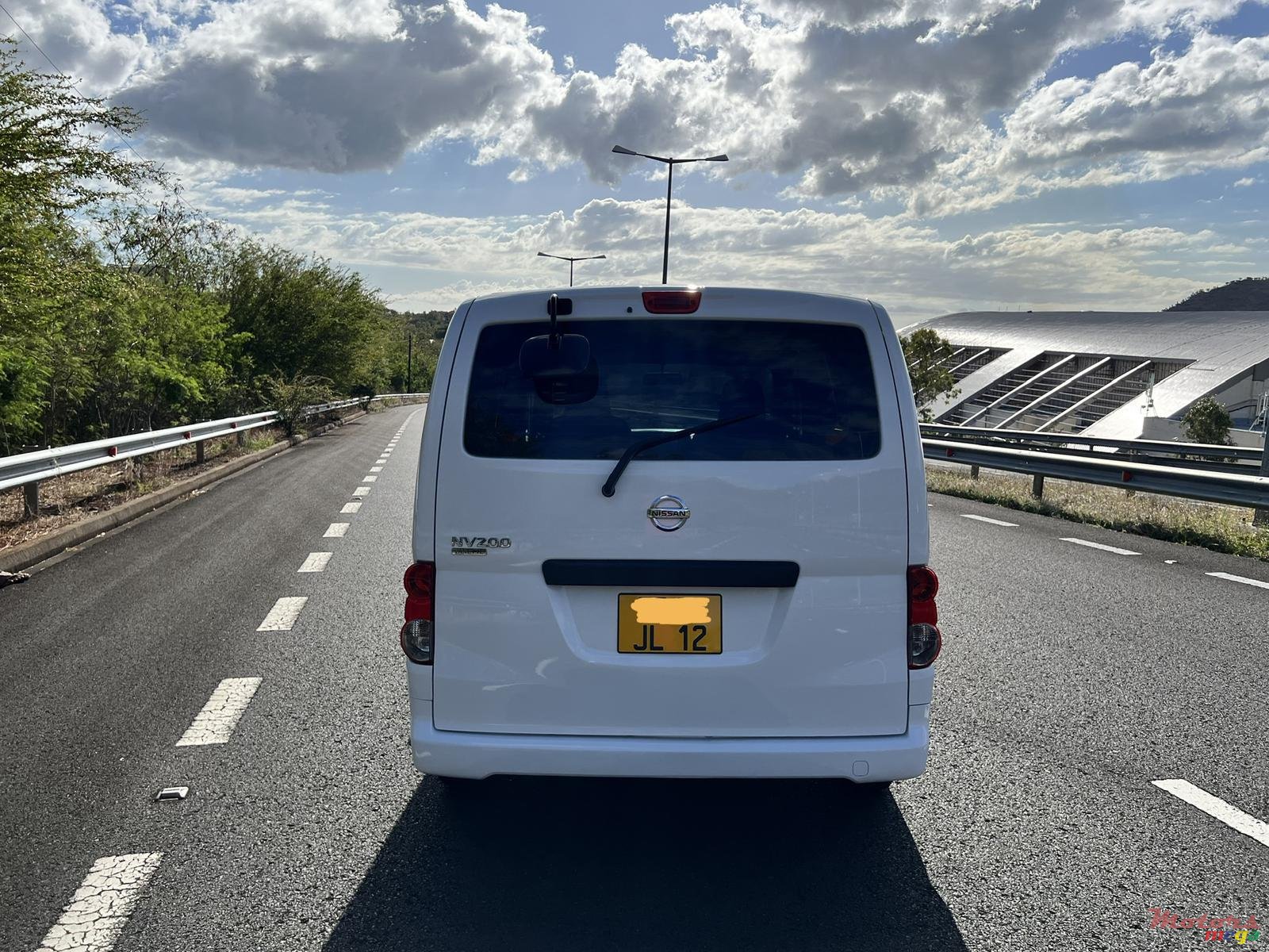 2012' Nissan photo #3