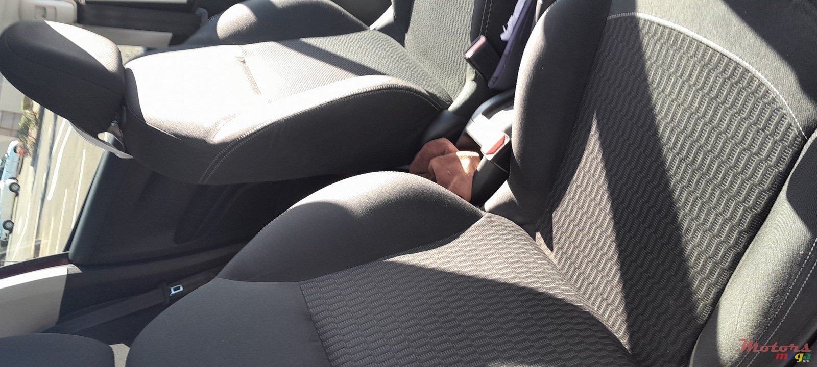 2017' Peugeot 208 5 portes photo #4