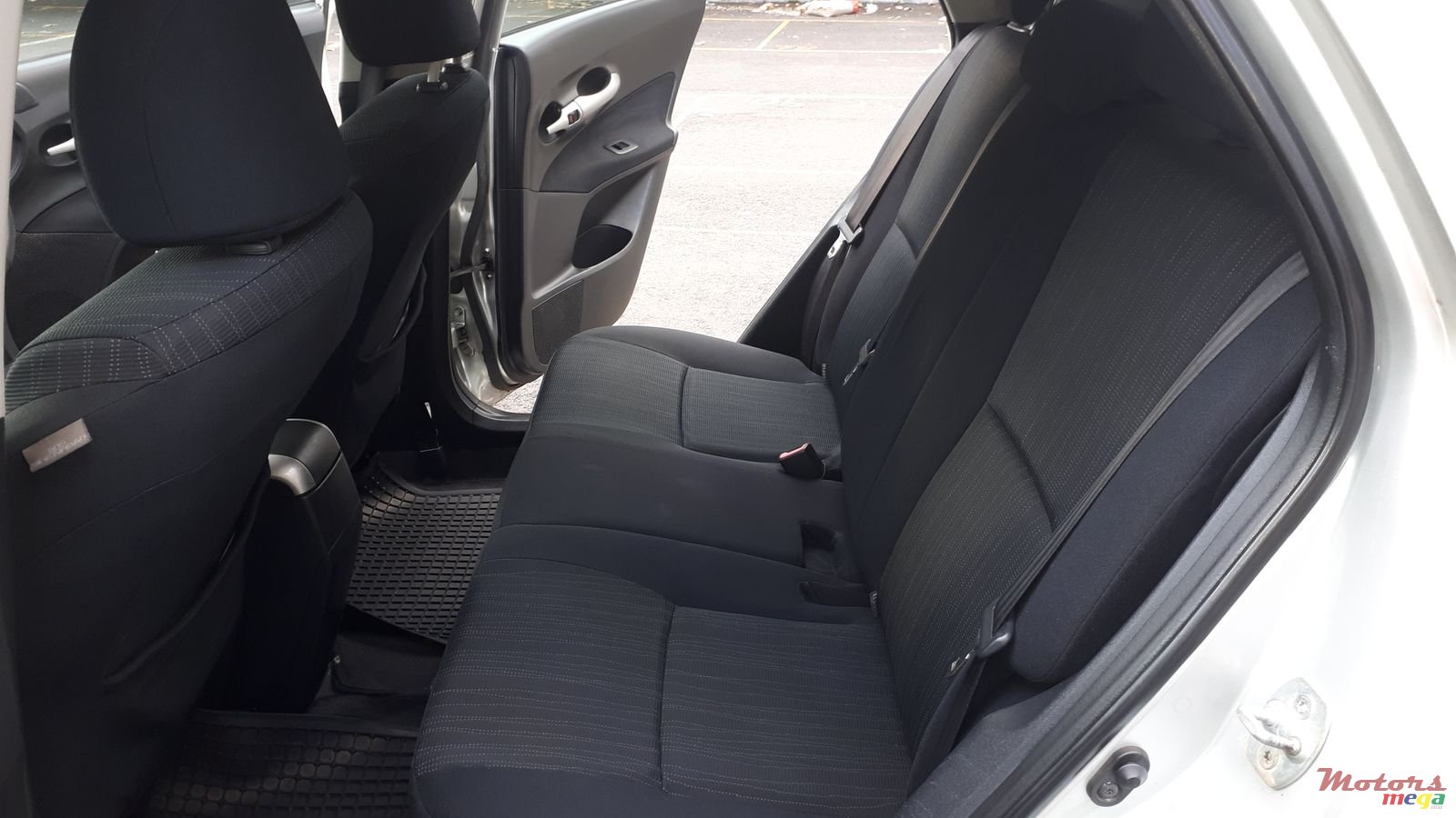 2008' Toyota Auris photo #6