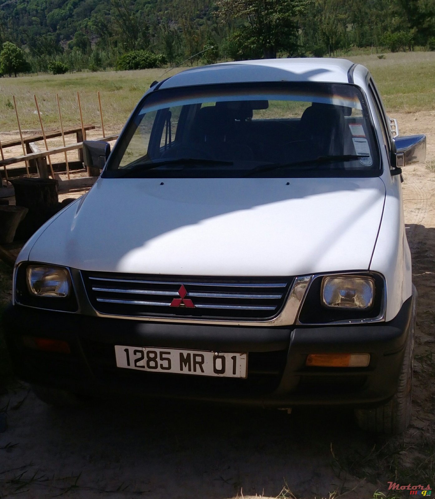 2001' Mitsubishi L 200 2/4 pick up photo #2