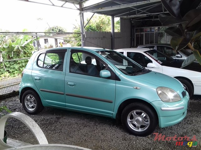 1999' Toyota Vitz photo #4
