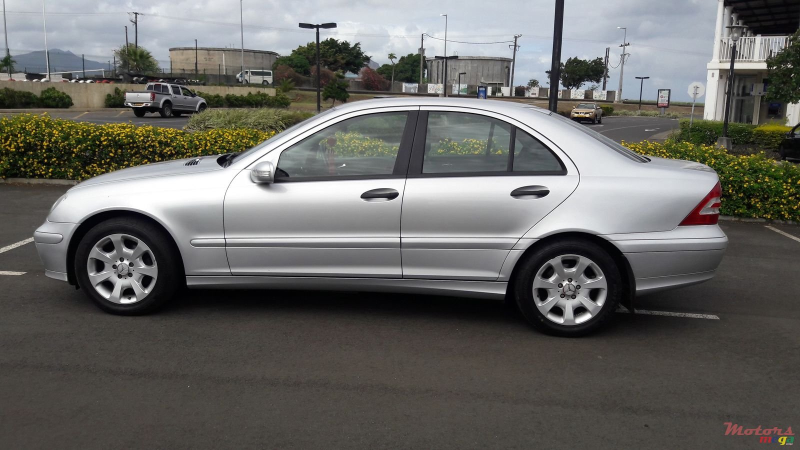 2007' Mercedes-Benz C-Class photo #2