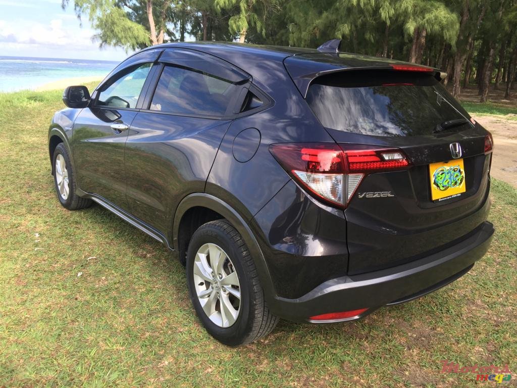 2015' Honda HR-V Vezel Hybrid photo #1