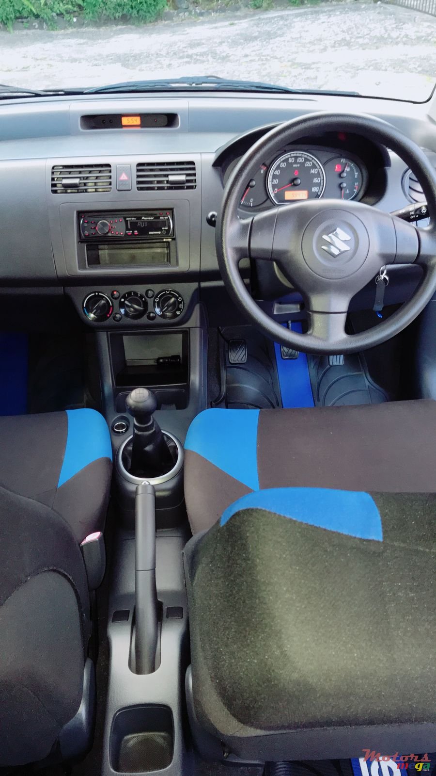 2010' Suzuki Swift Japan photo #3