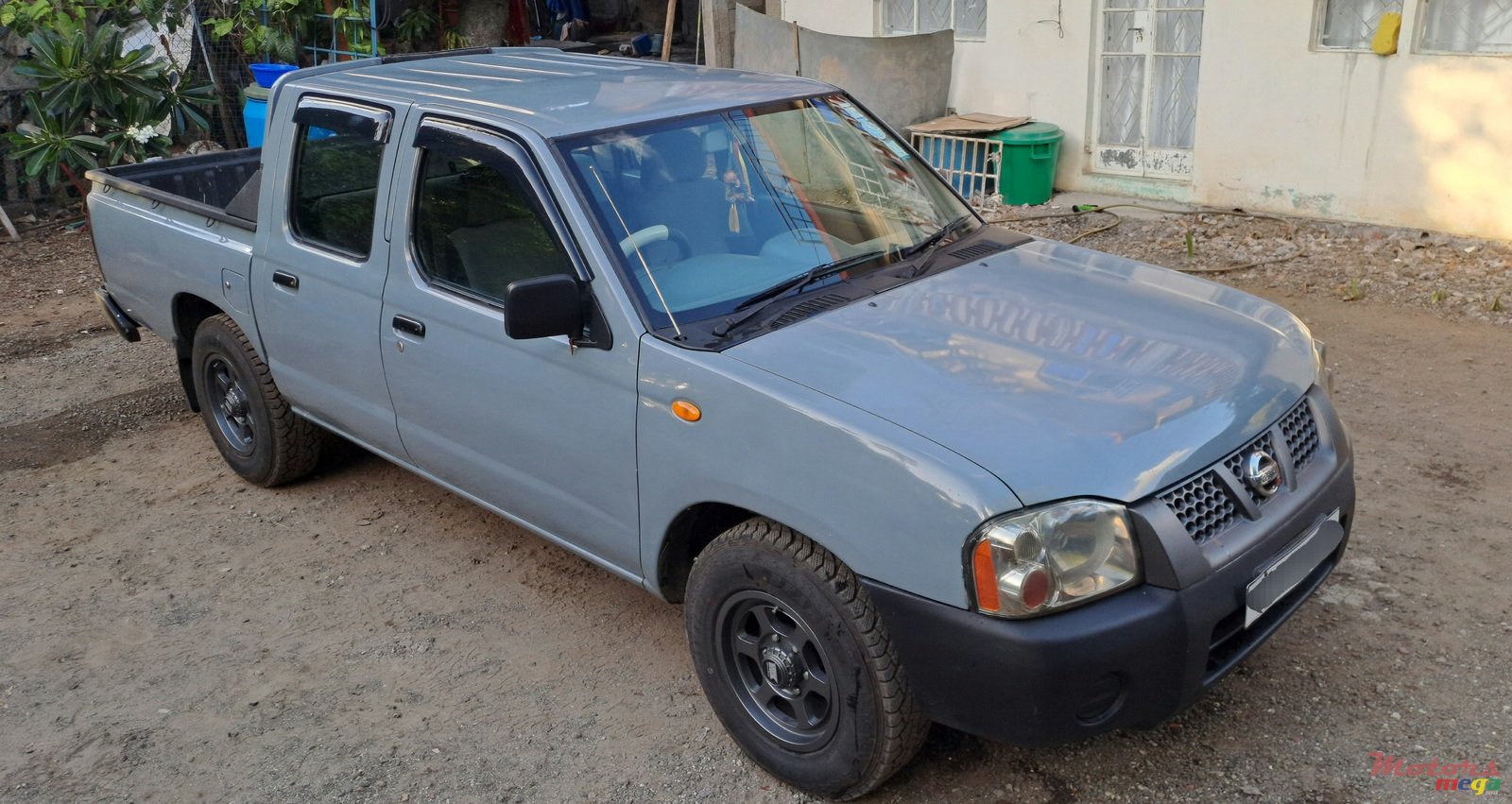 2007' Nissan Navara photo #5