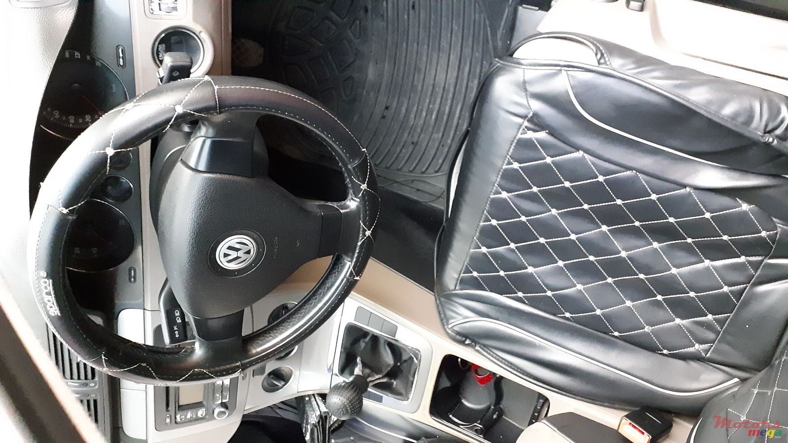 2008' Volkswagen Passat photo #4