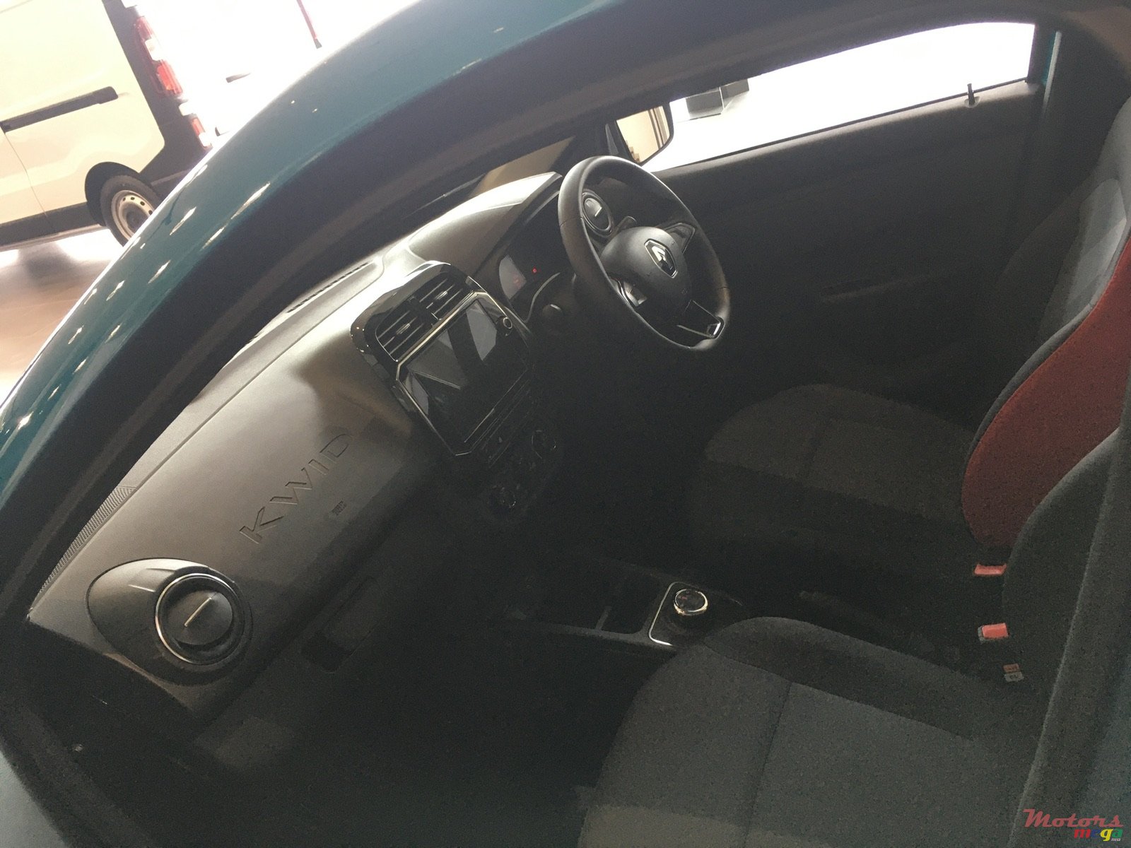 2024' Renault Kwid 1.0 RMT photo #3