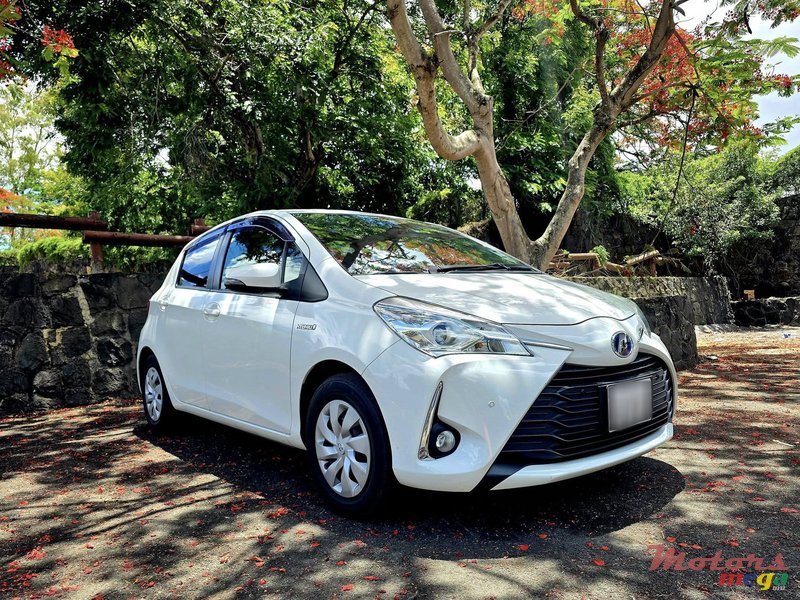 2019' Toyota Vitz photo #2