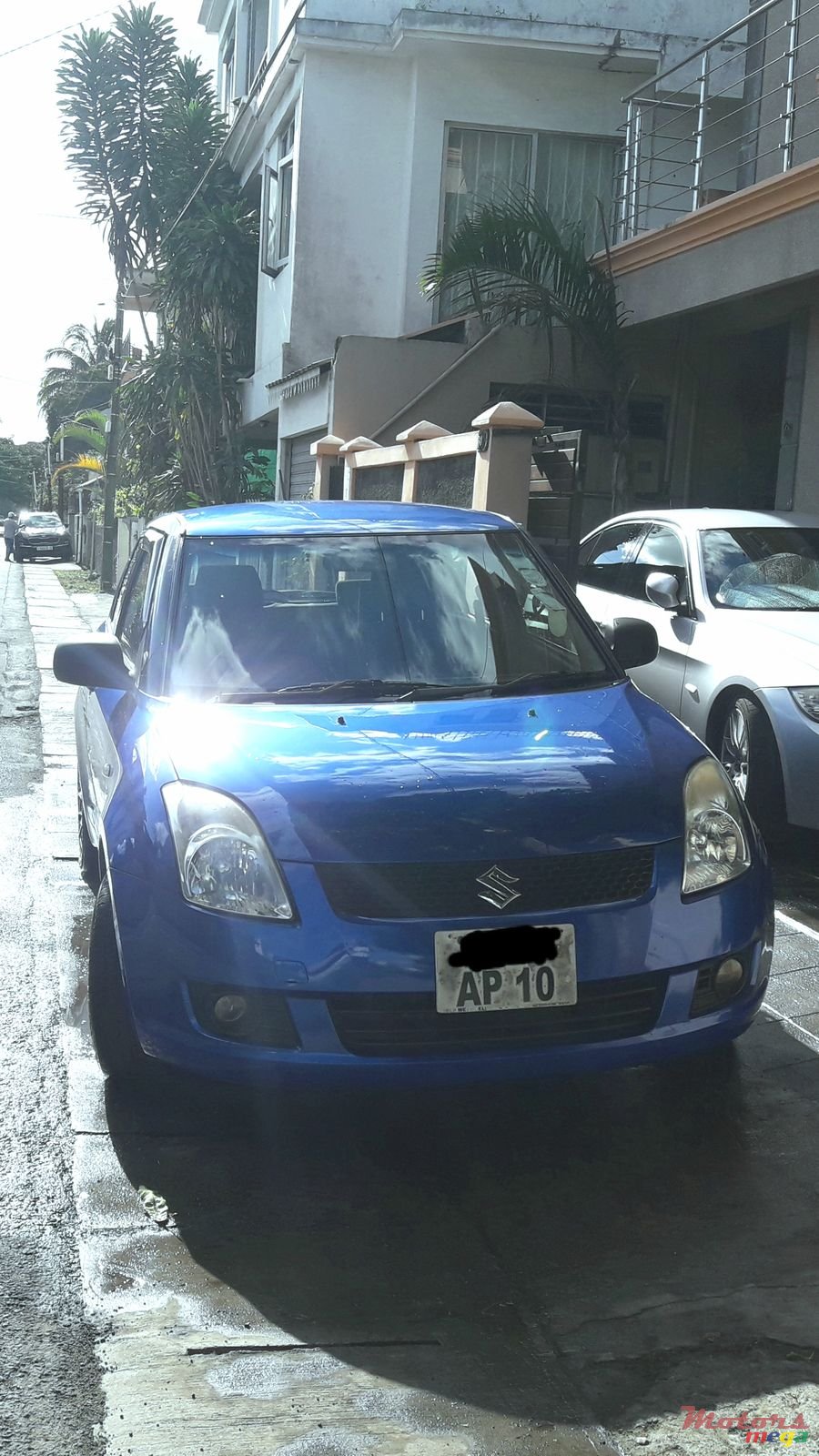 2010' Suzuki Swift photo #3