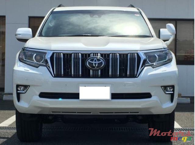 2019' Toyota Land Cruiser Prado photo #2