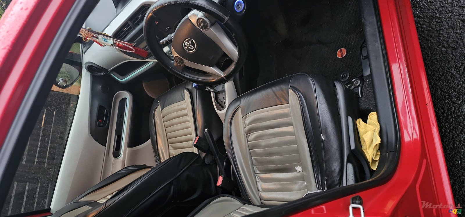 2012' Toyota Aqua photo #6