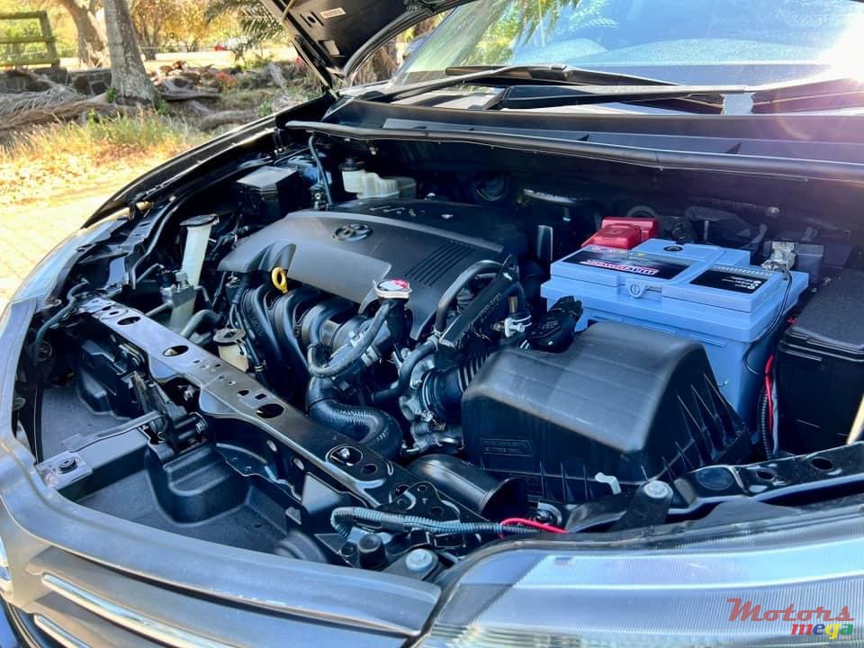 2013' Toyota Fielder photo #7