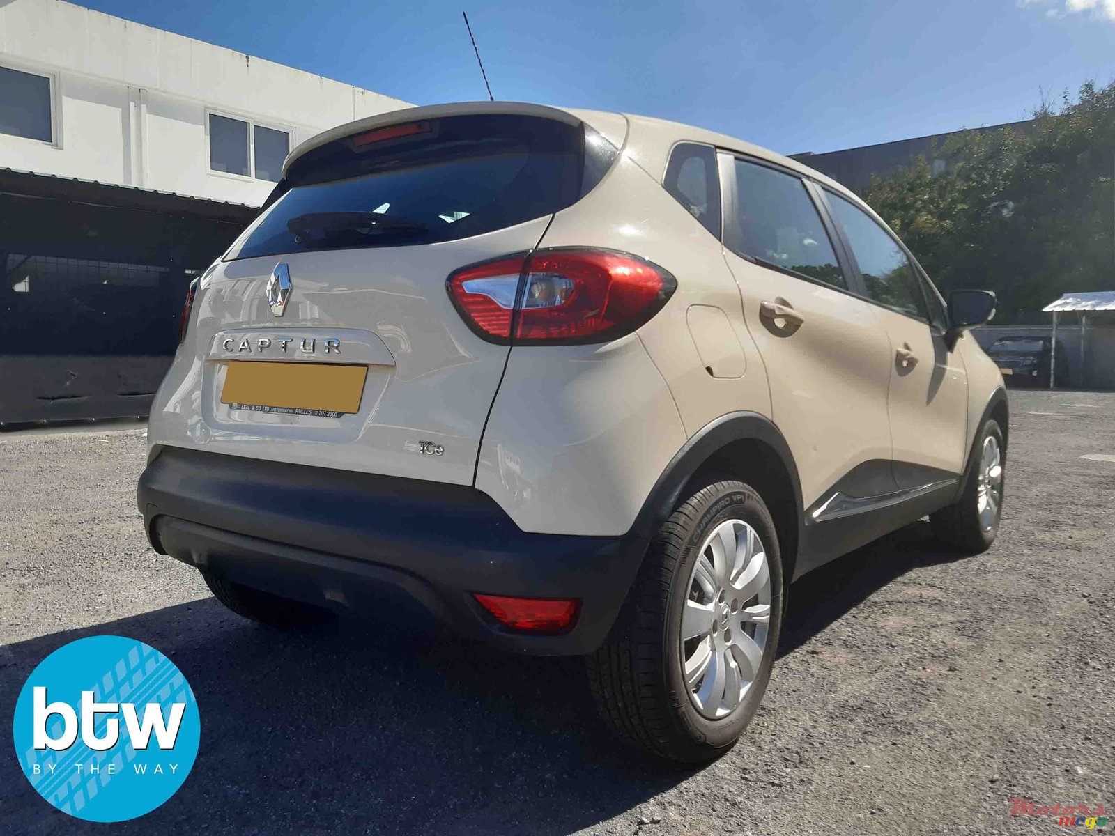 2016' Renault Captur 1.2 Turbo Automatic photo #2