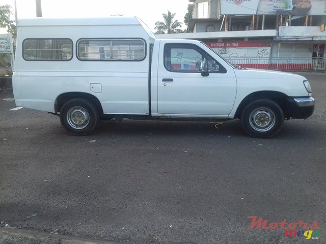 2000' Nissan Single Cab photo #4