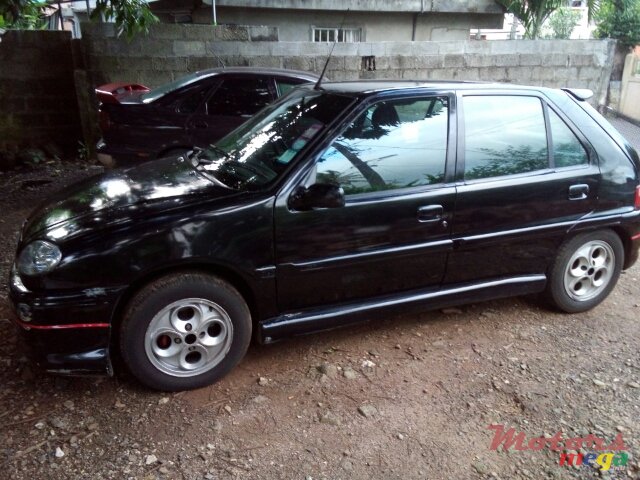2001' Citroen Saxo photo #1