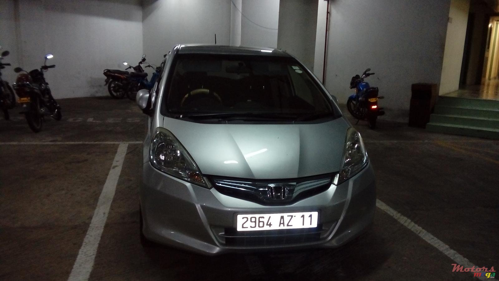 2011' Honda Fit Hybrid photo #4