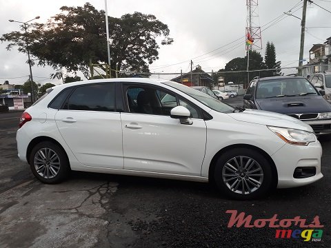 2012' Citroen C4 photo #3