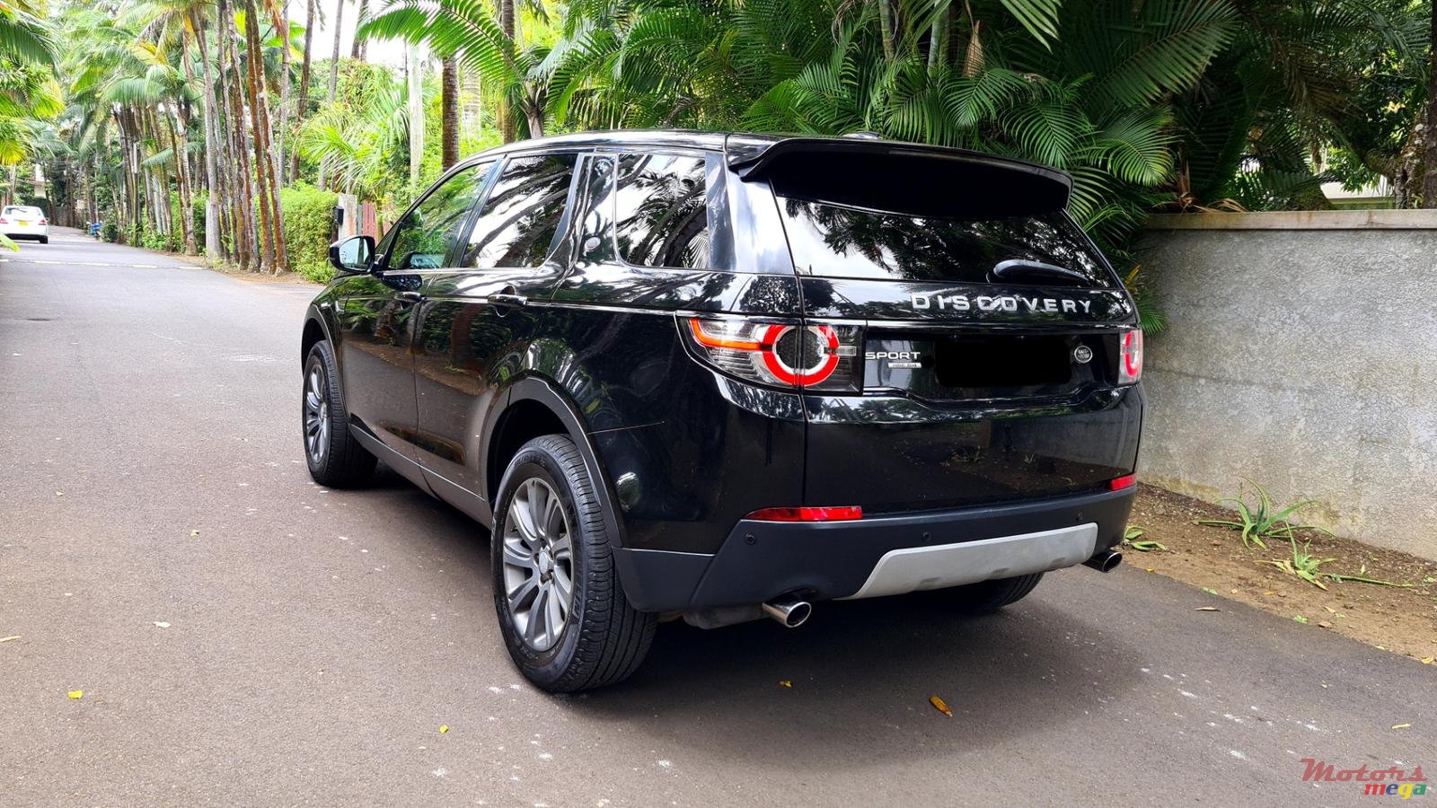 2015' Land Rover Discovery Sport Automatic photo #2