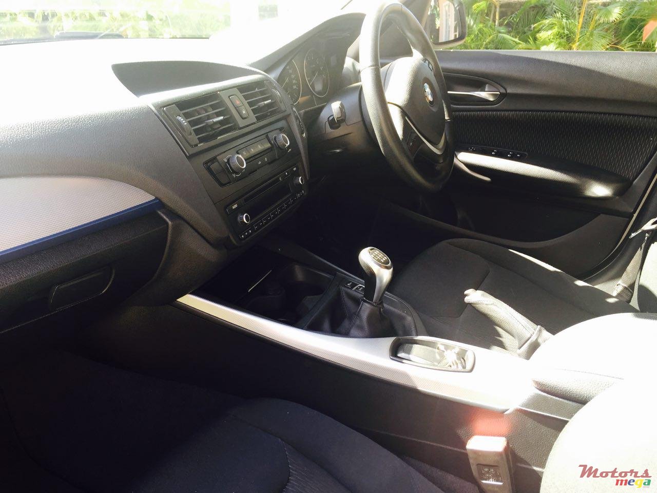 2011' BMW 1 Series photo #6