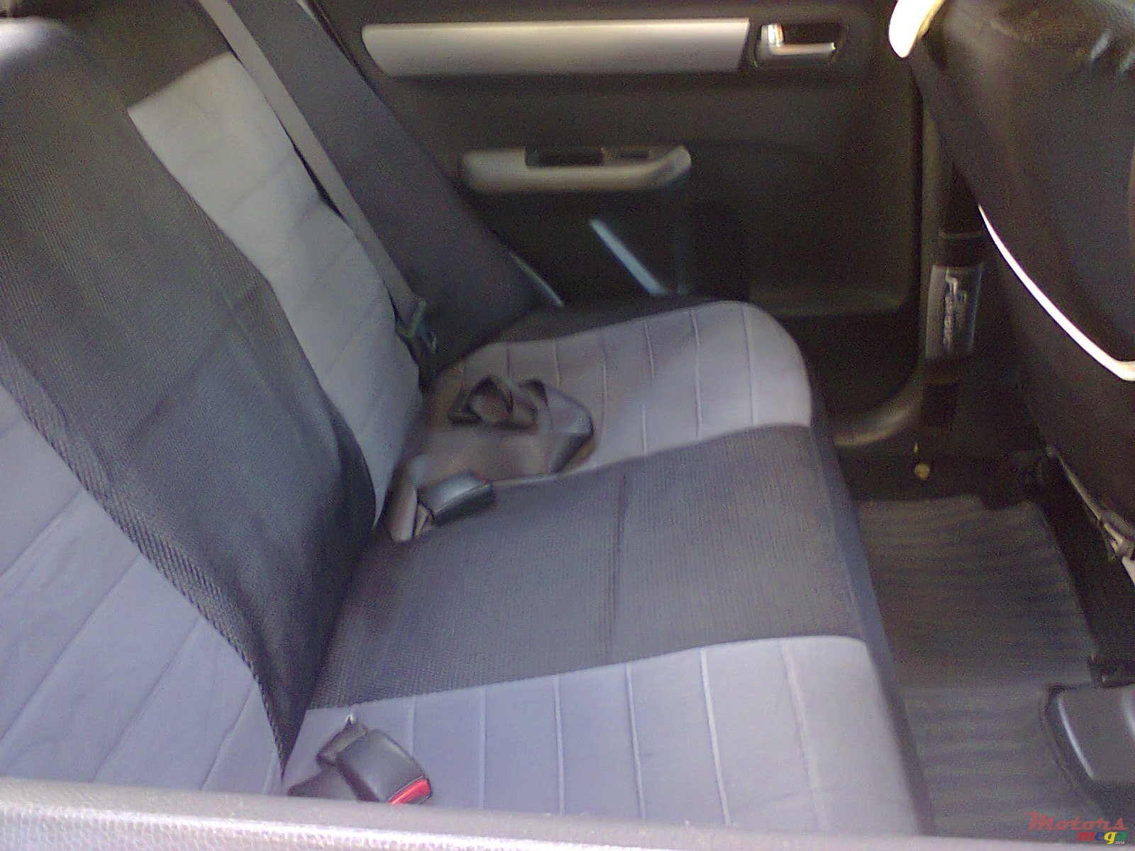 2010' Suzuki Swift photo #4