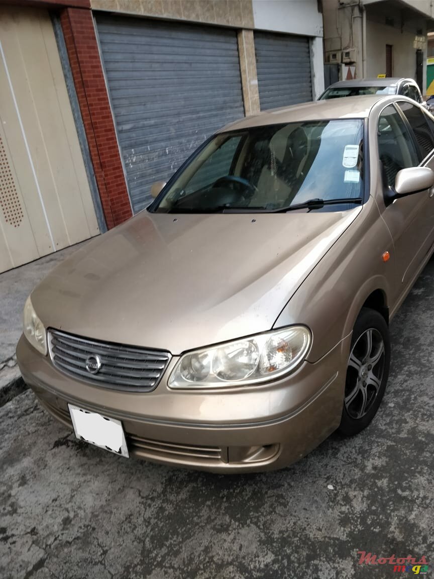 2005' Nissan Sunny photo #2