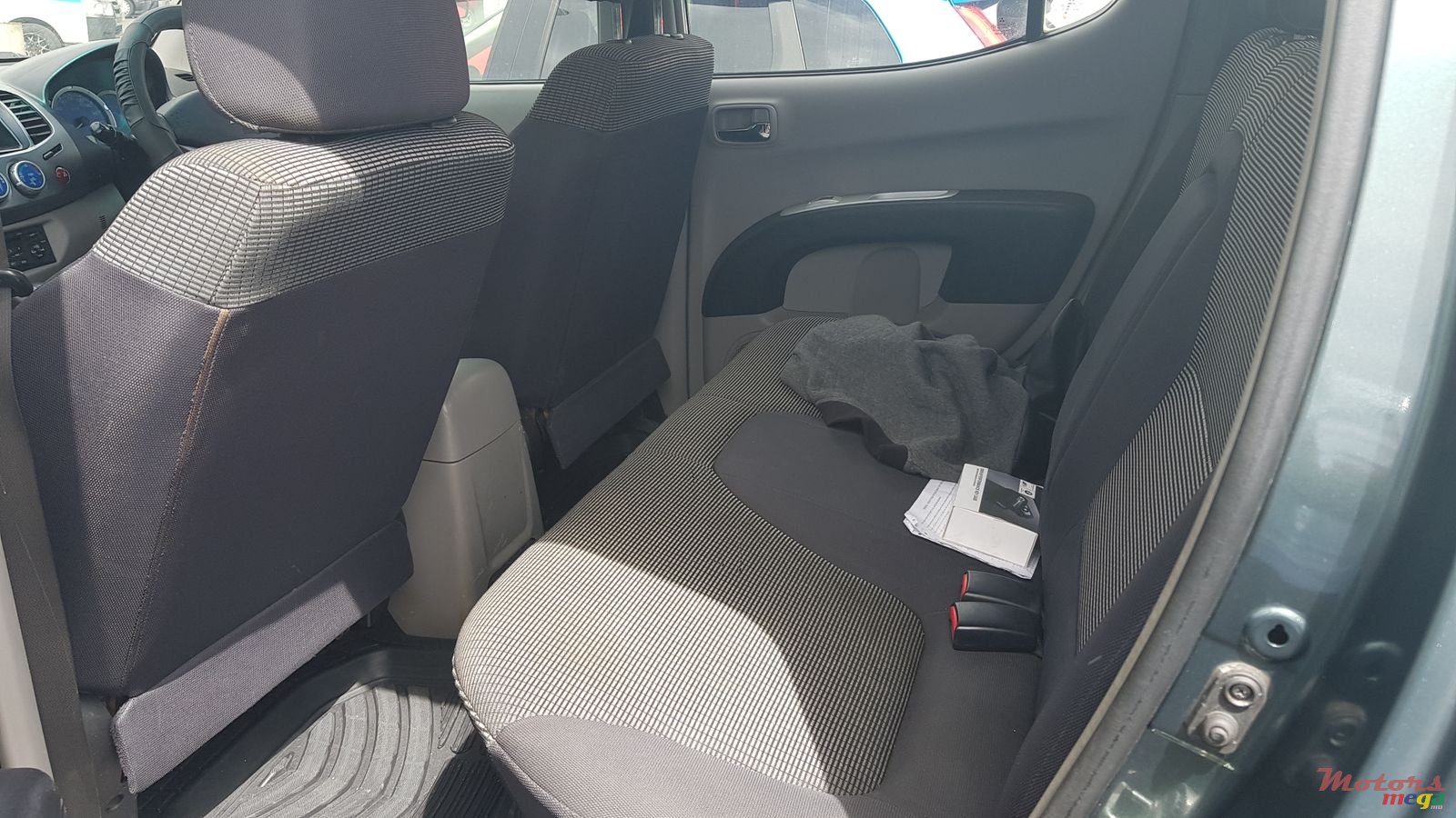 2008' Mitsubishi Santamo Sportero photo #5