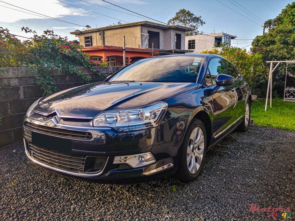 2012' Citroen C5 photo #1