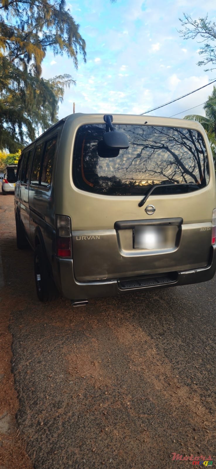 2008' Nissan E25 photo #3