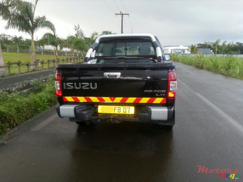 2007' Isuzu 3.0 turbo photo #3