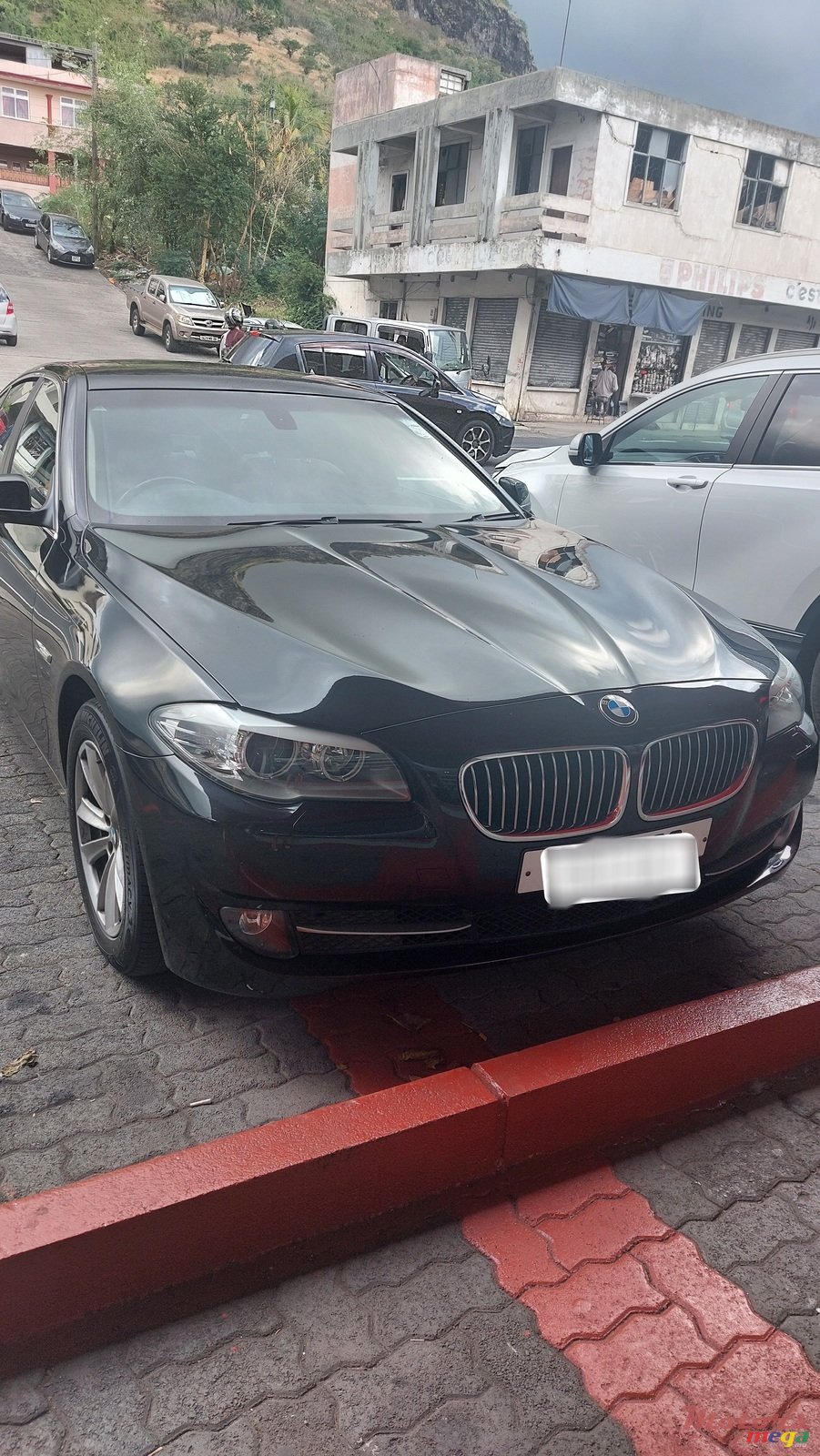 2012' BMW 520 photo #3