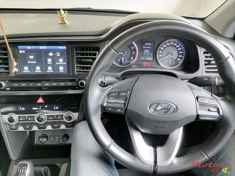 2020' Hyundai Elantra GLS photo #6