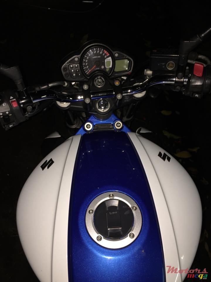 2010' Suzuki Gladius photo #3