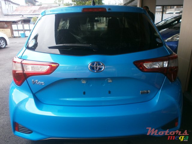 2017' Toyota Vitz HYBRID photo #7