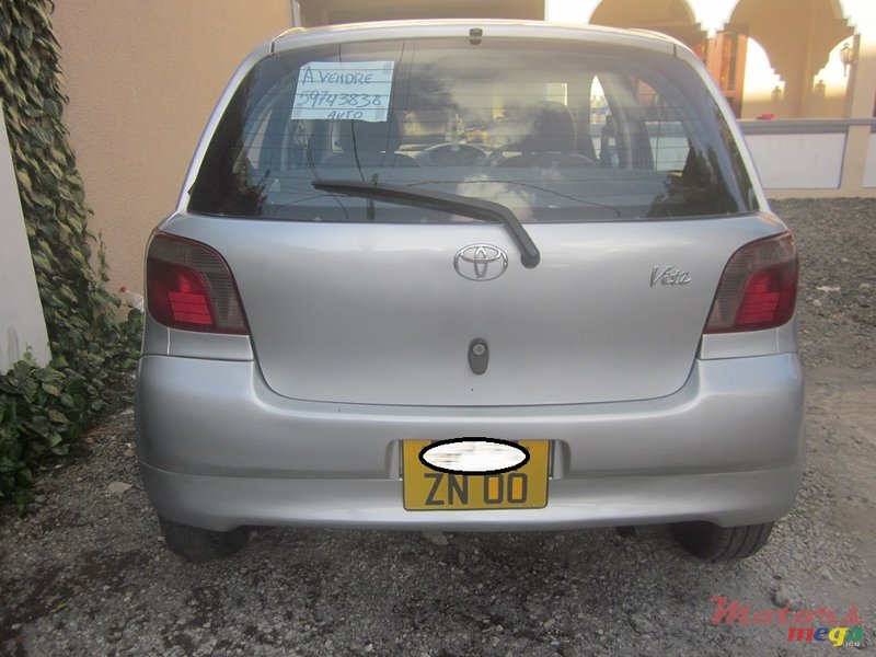 2000' Toyota Vitz photo #2