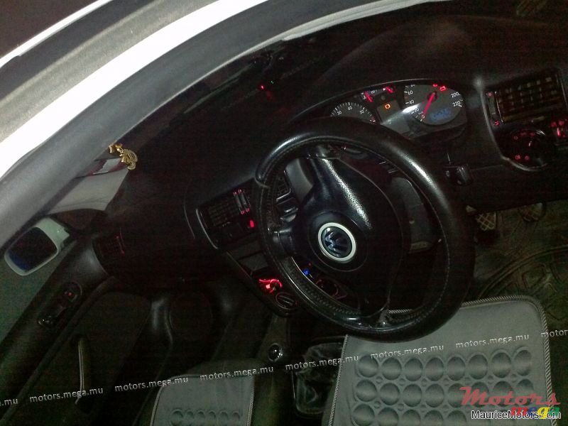 2001' Volkswagen Jetta photo #4