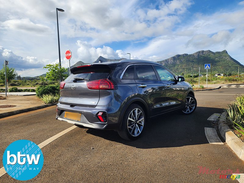 2019' Kia Niro photo #3