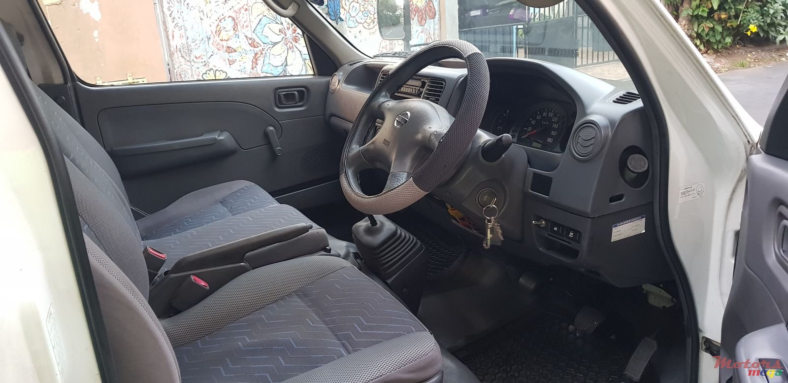 2005' Nissan Urvan Good vehicle photo #4