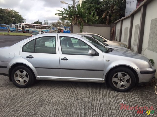 2001' Volkswagen Bora photo #2