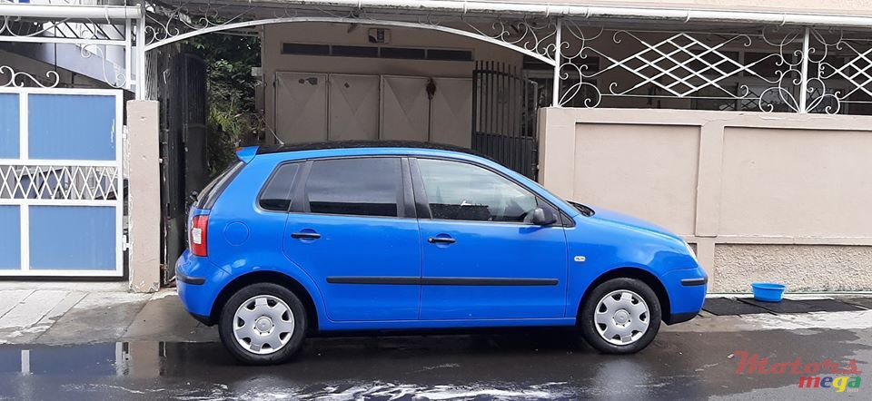 2002' Volkswagen Polo photo #1