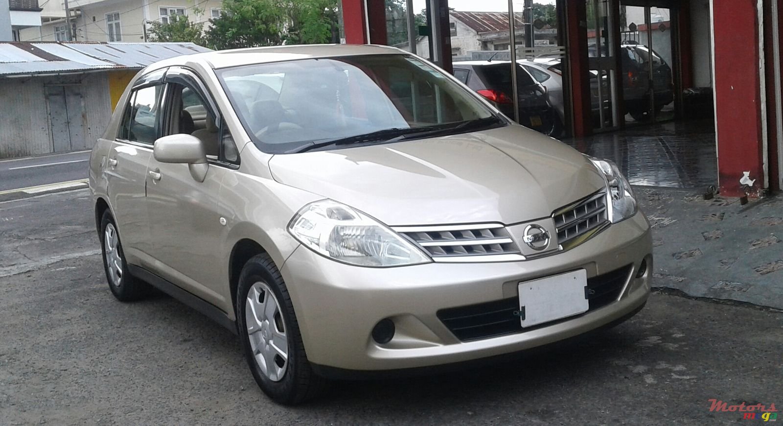 2009' Nissan Tiida photo #1
