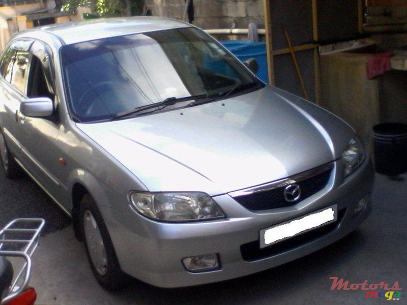 2003' Mazda Familia D'origine photo #2