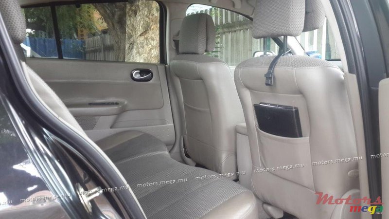 2005' Renault Megane photo #4