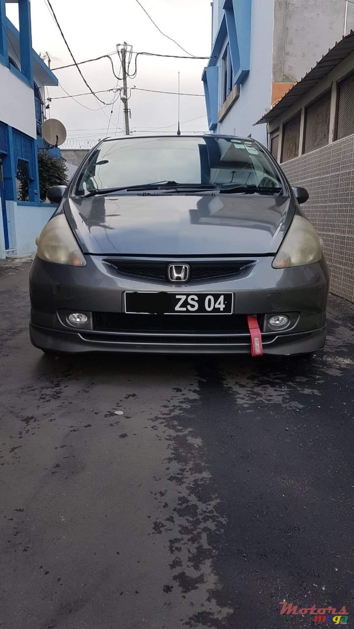 2004' Honda Fit photo #2